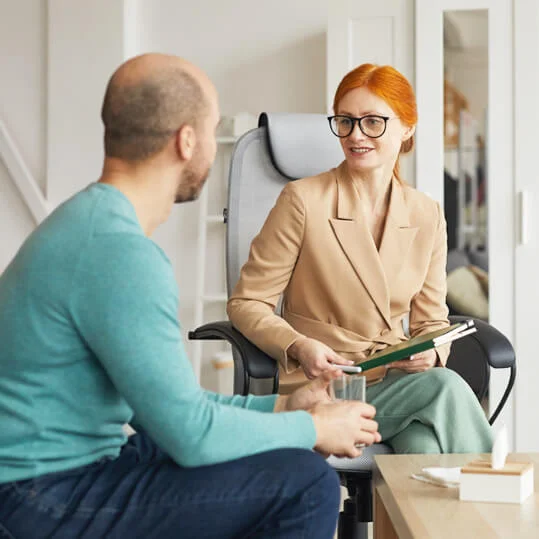 Mental Health Clinic in Delhi: A Complete Guide to Psychological Care and Support psychologist interviewing the man kjxdg6b